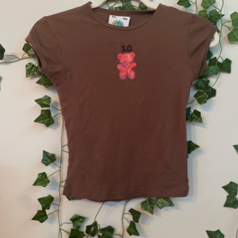 unif xo bear tee in brown! size xs